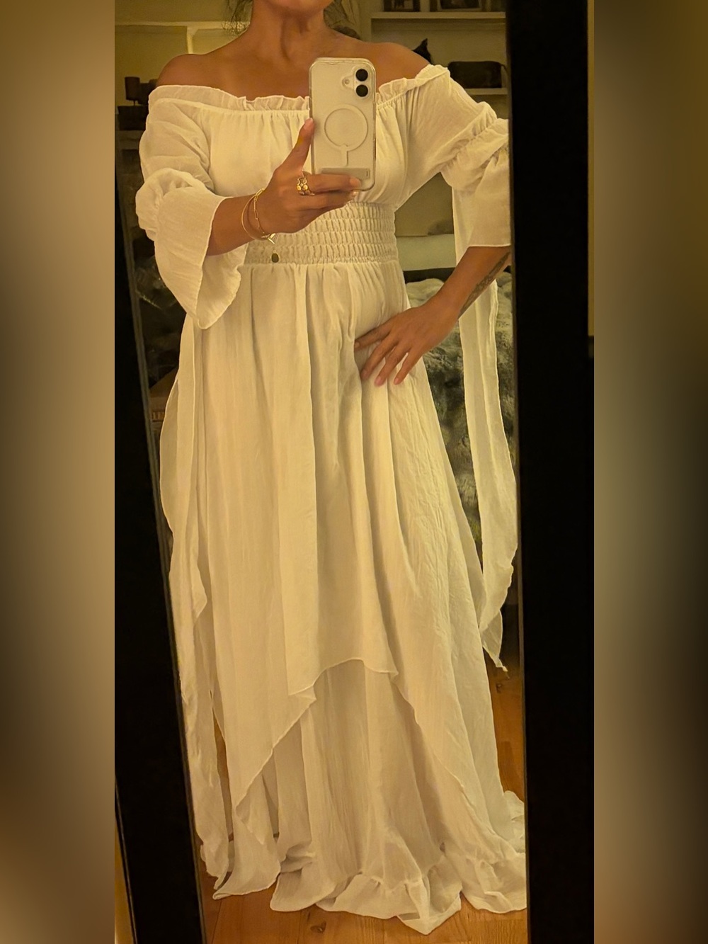 Elegant White Off-Shoulder Dress - Picture 6 of 7